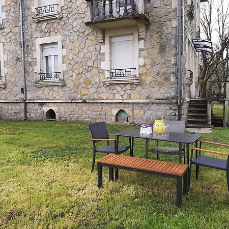 Grand Appartement Avec Jardin 布里特努 外观 照片