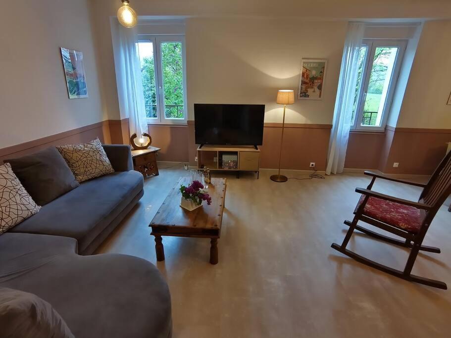 Grand Appartement Avec Jardin 布里特努 外观 照片